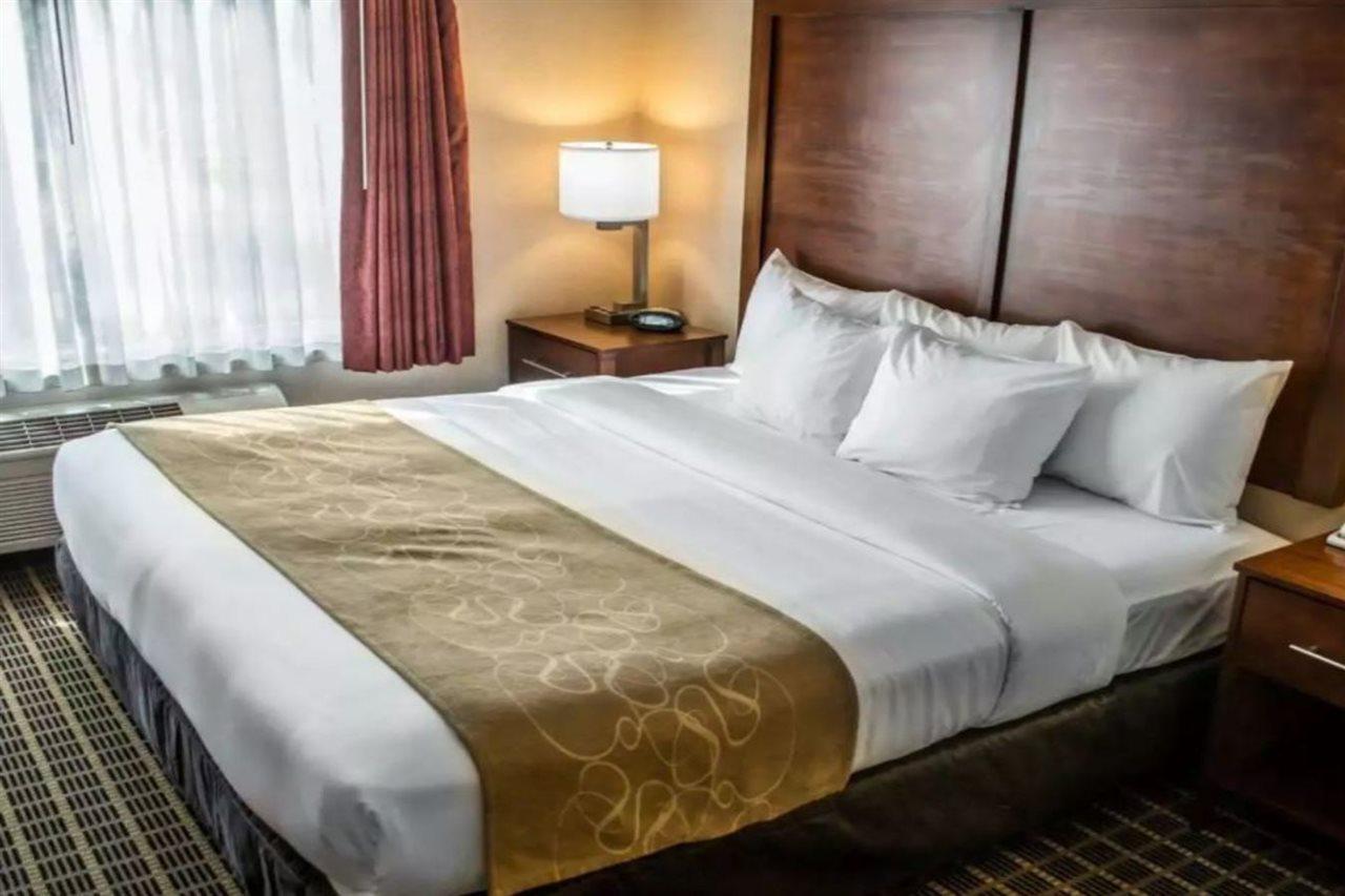 Comfort Suites Portland Southwest Екстер'єр фото