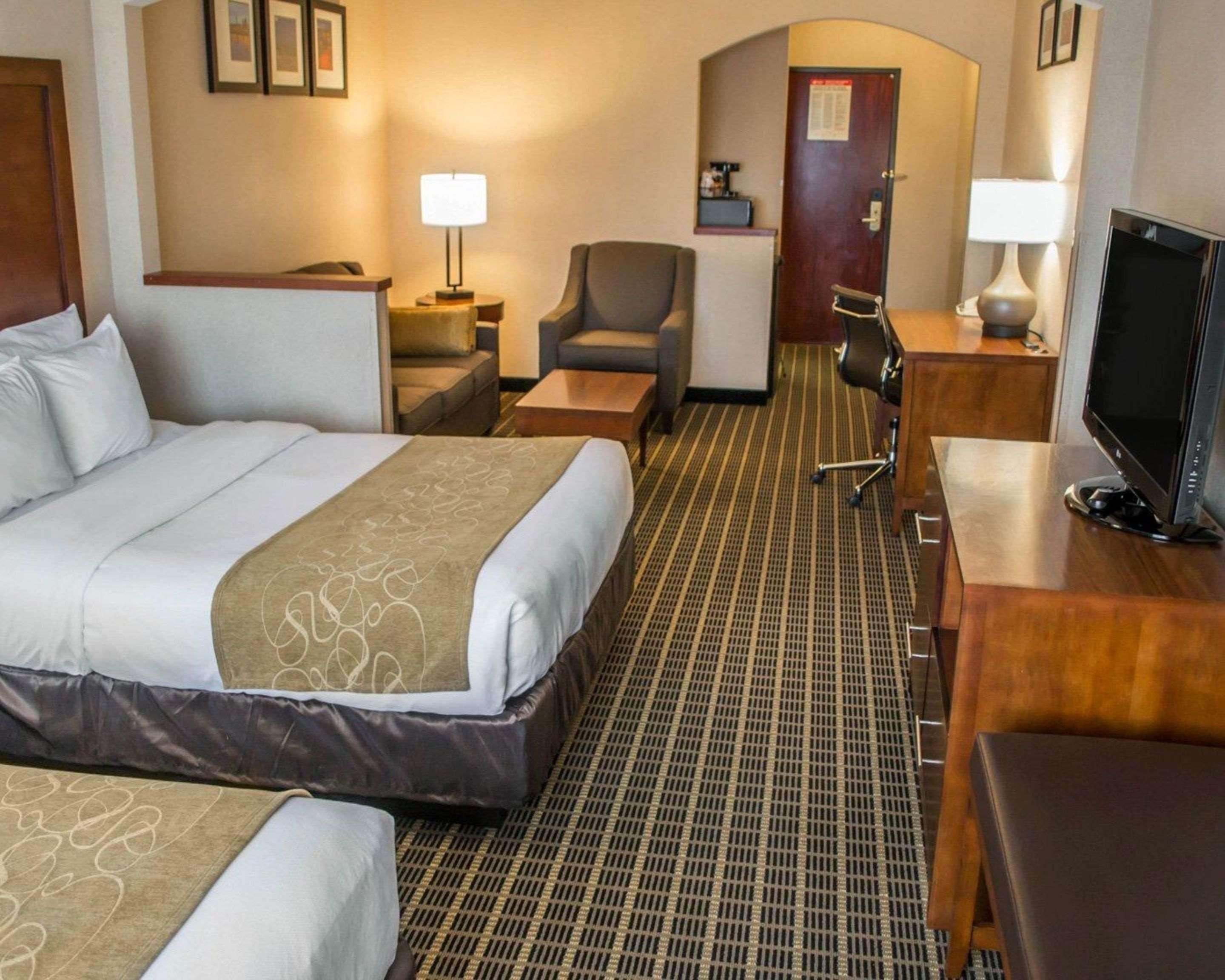 Comfort Suites Portland Southwest Екстер'єр фото