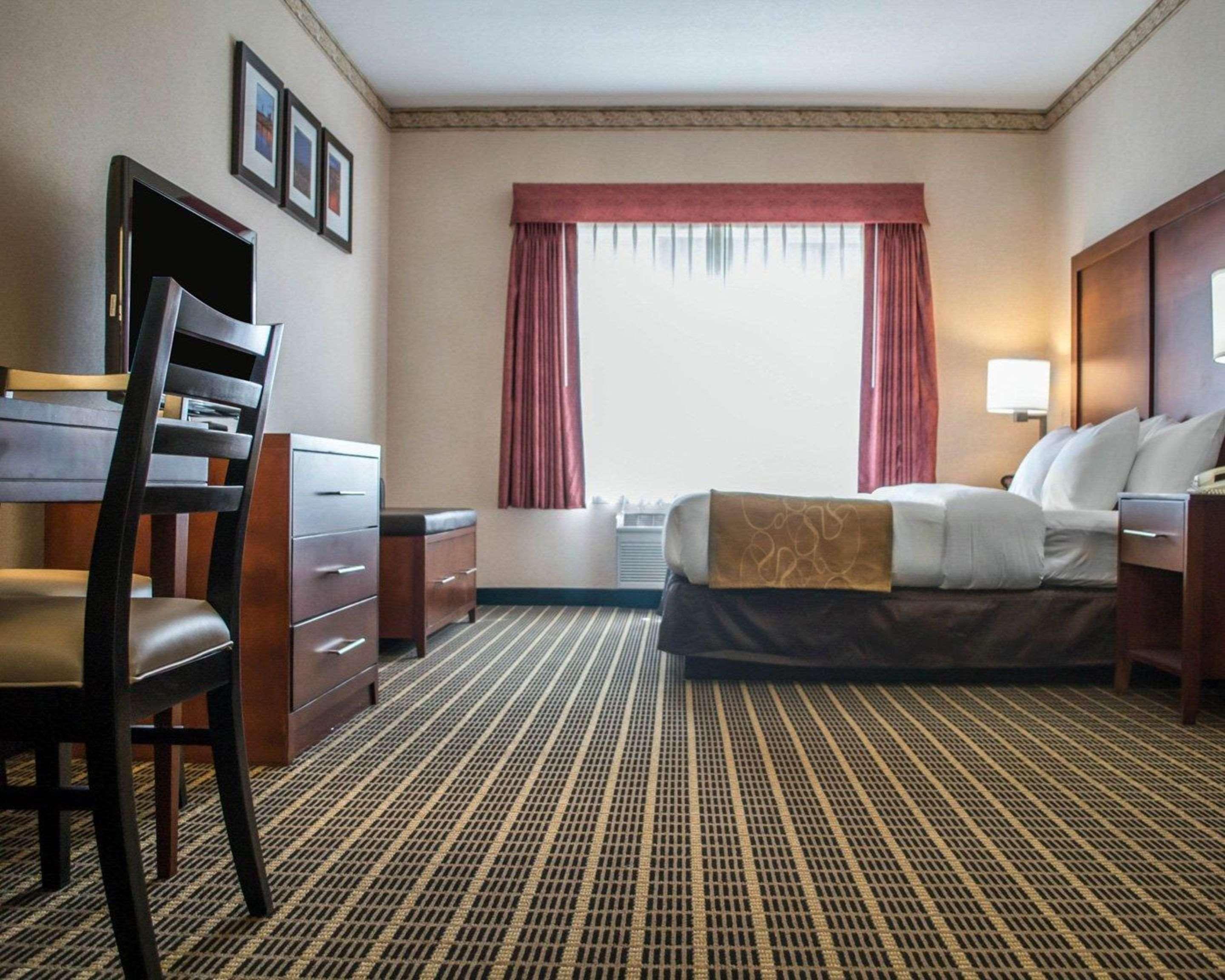 Comfort Suites Portland Southwest Екстер'єр фото