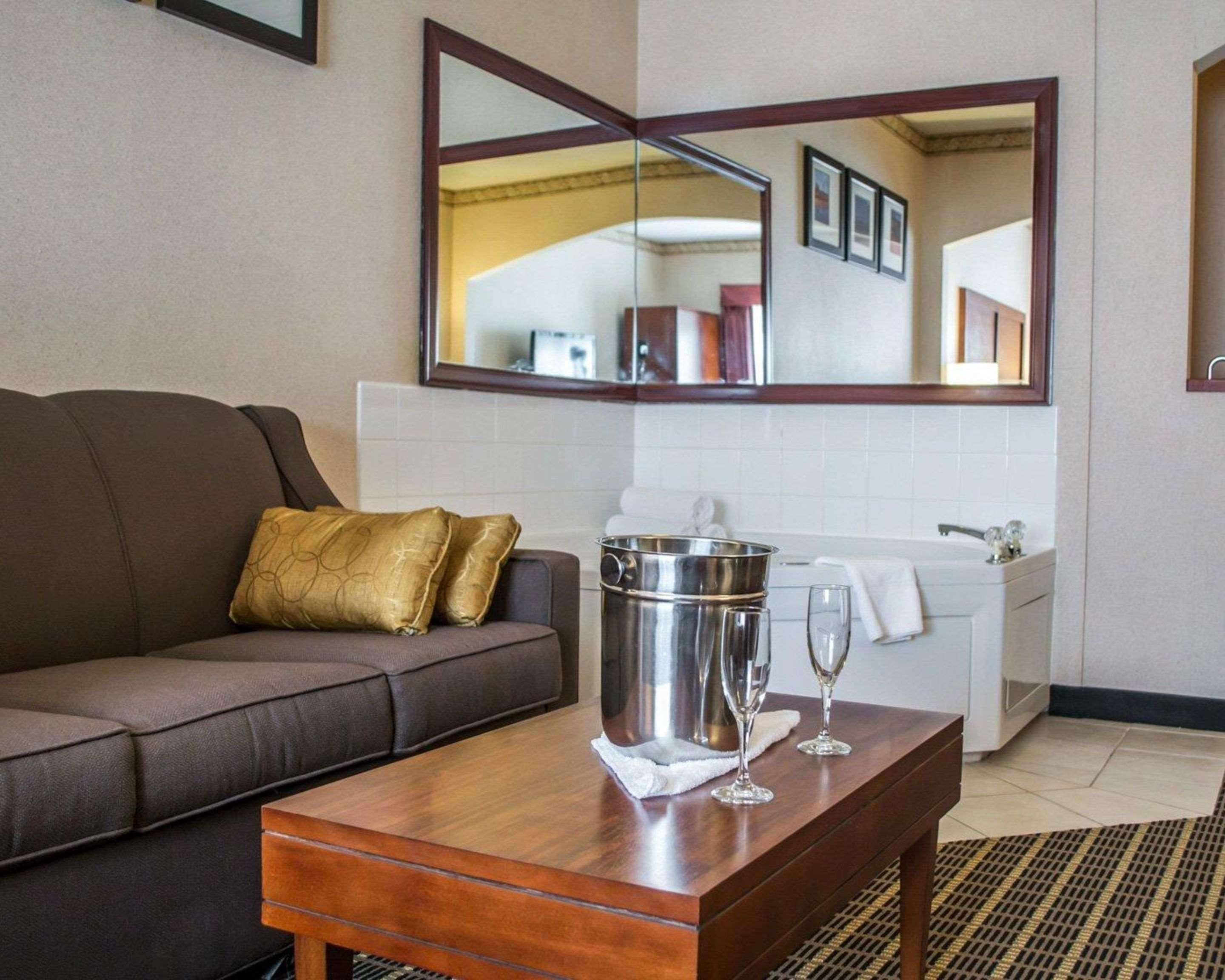 Comfort Suites Portland Southwest Екстер'єр фото
