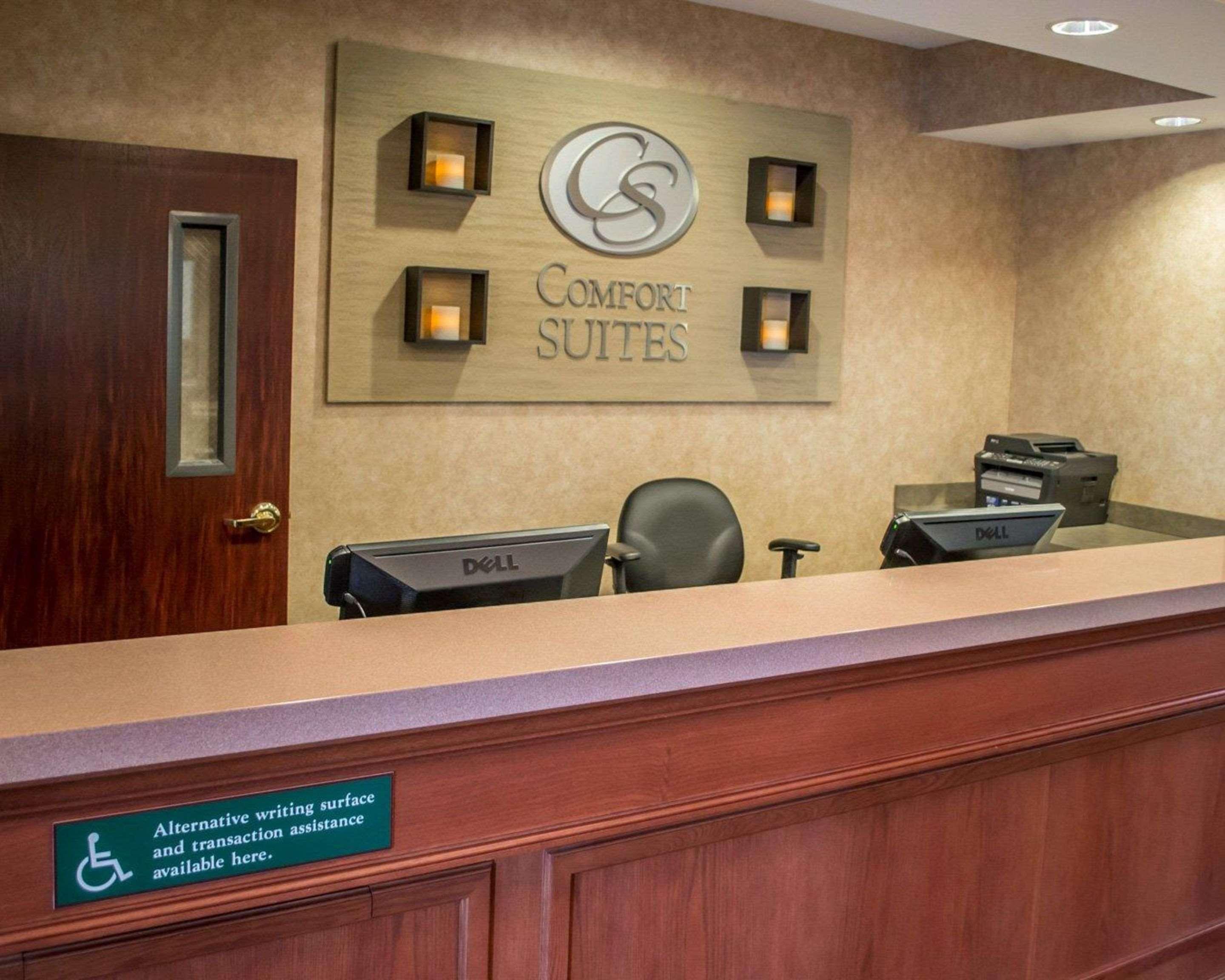 Comfort Suites Portland Southwest Екстер'єр фото