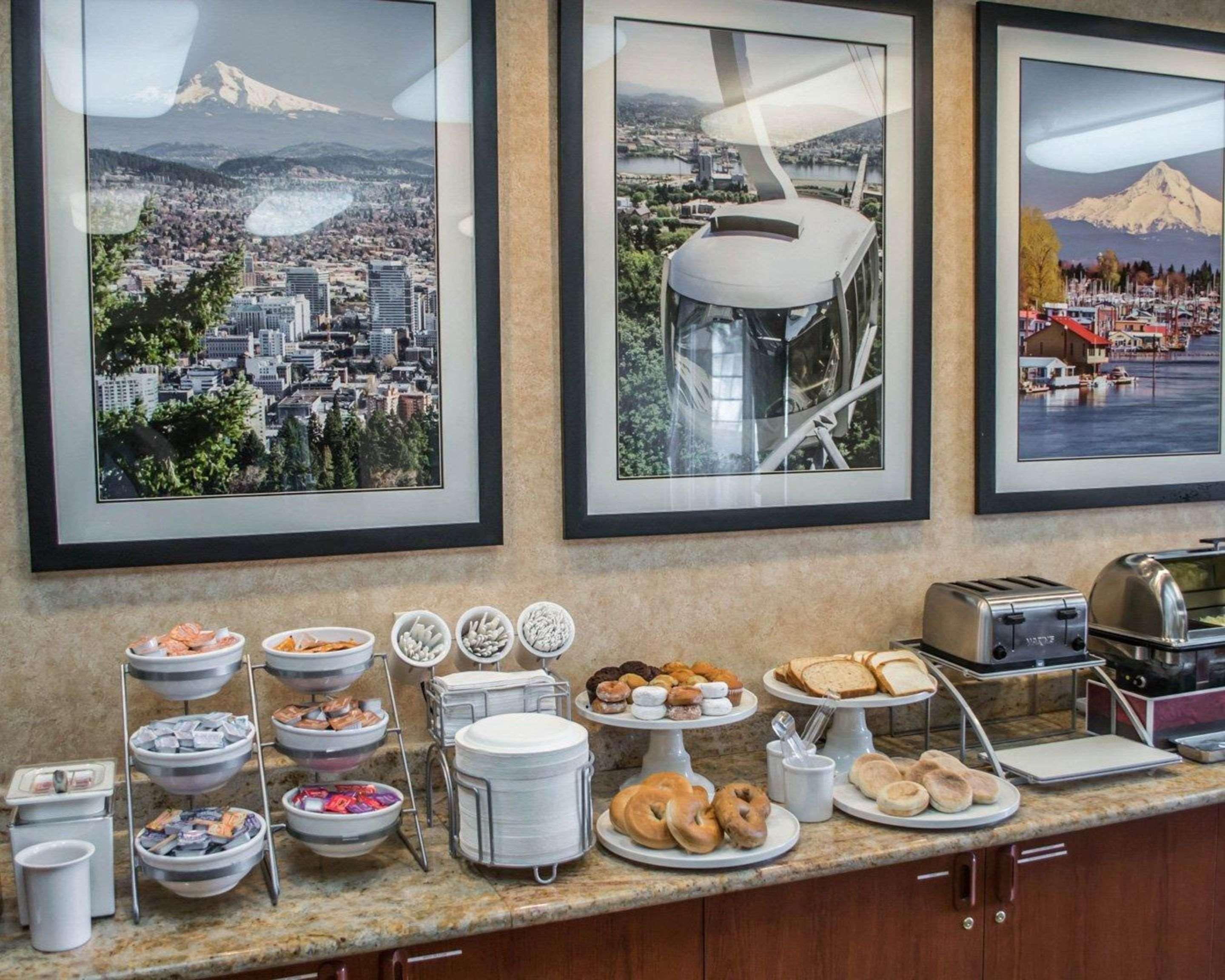 Comfort Suites Portland Southwest Екстер'єр фото