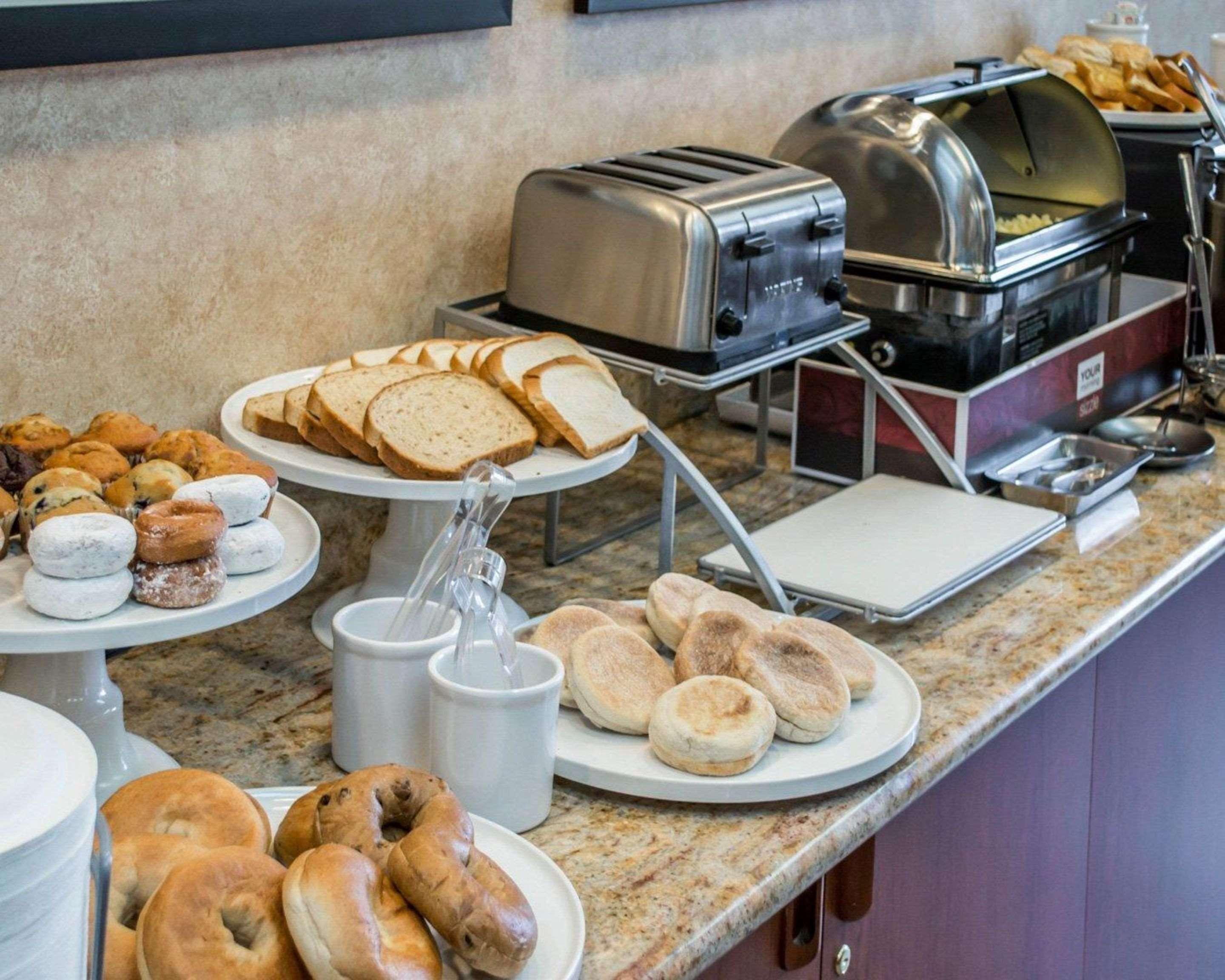 Comfort Suites Portland Southwest Екстер'єр фото