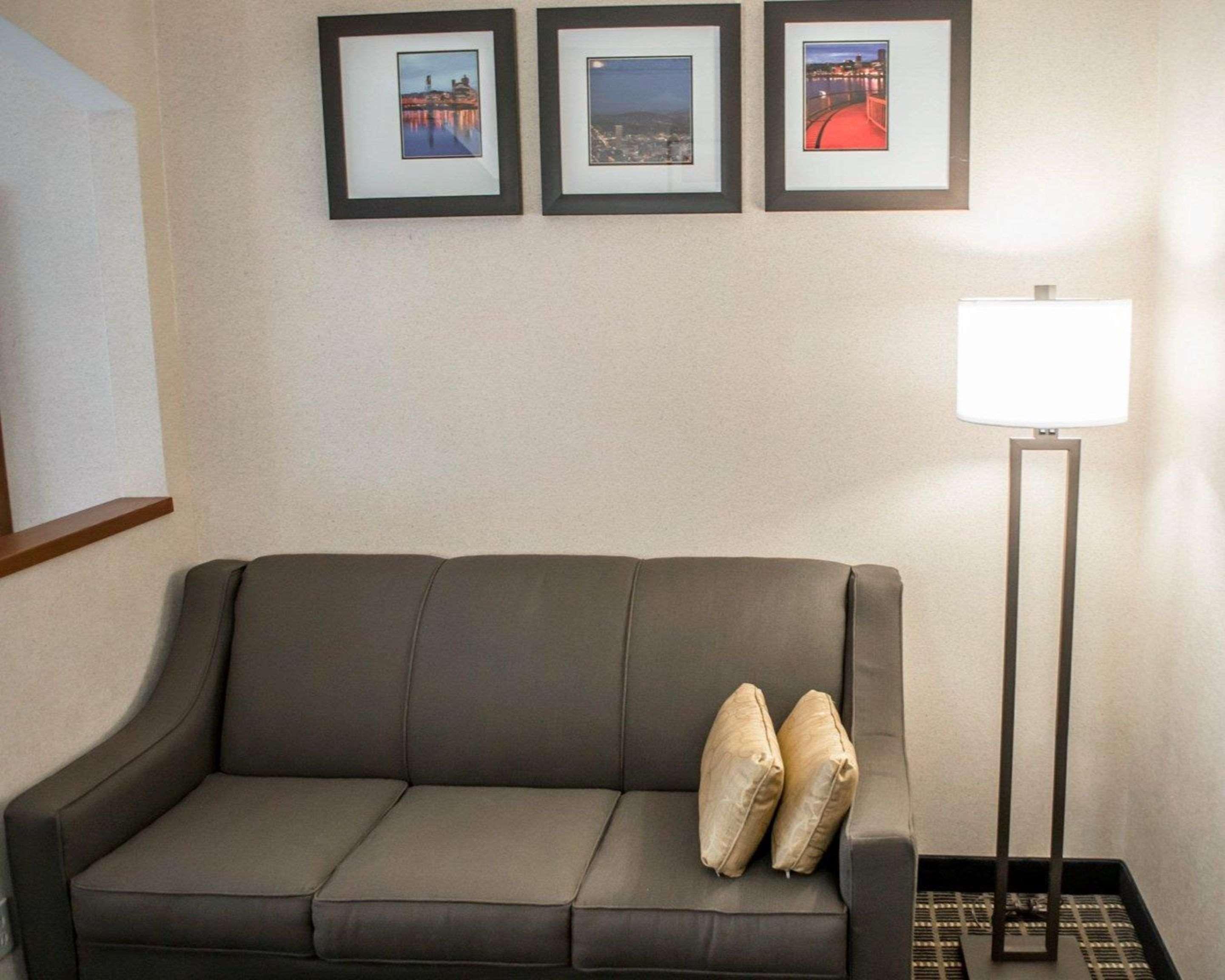 Comfort Suites Portland Southwest Екстер'єр фото