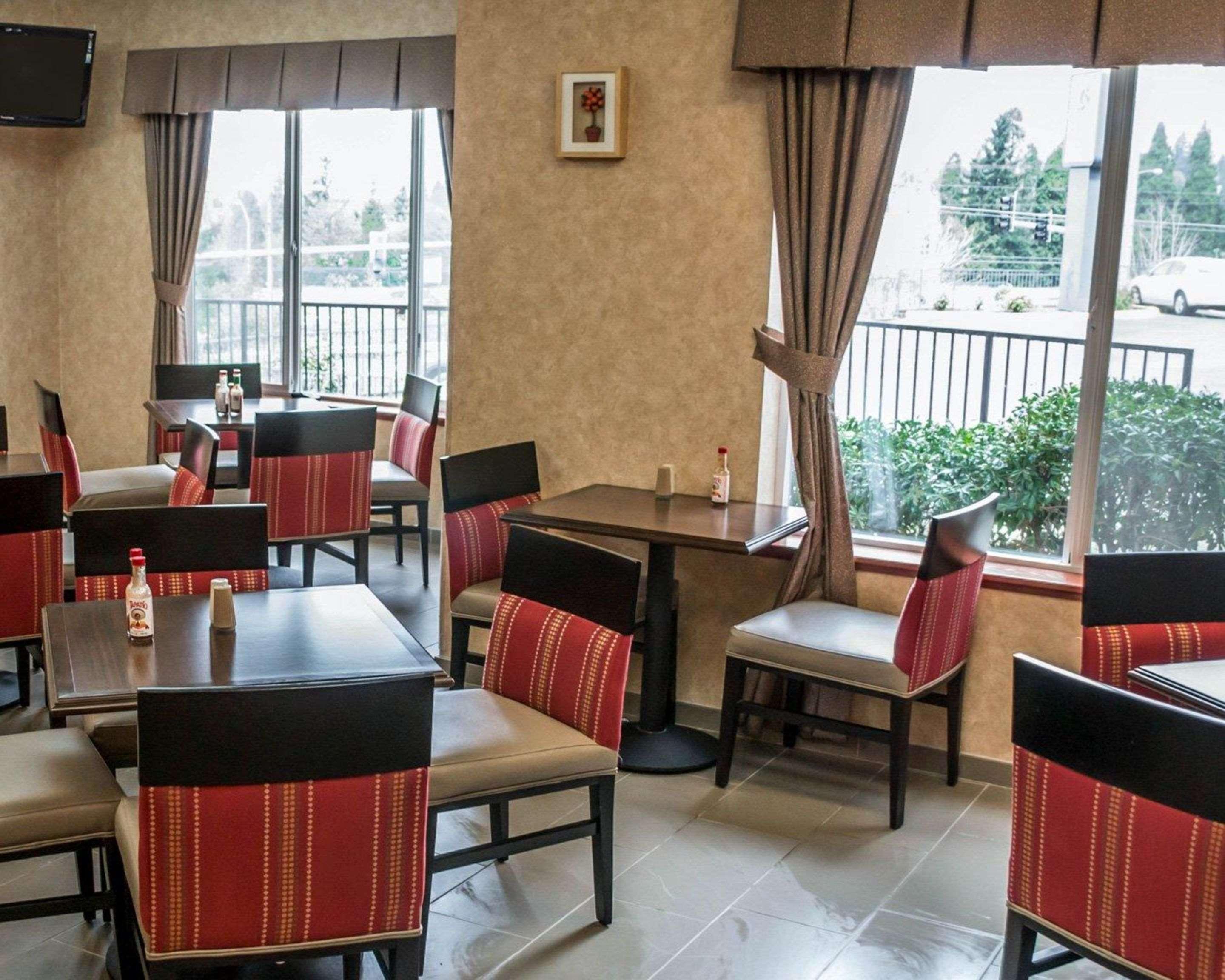 Comfort Suites Portland Southwest Екстер'єр фото