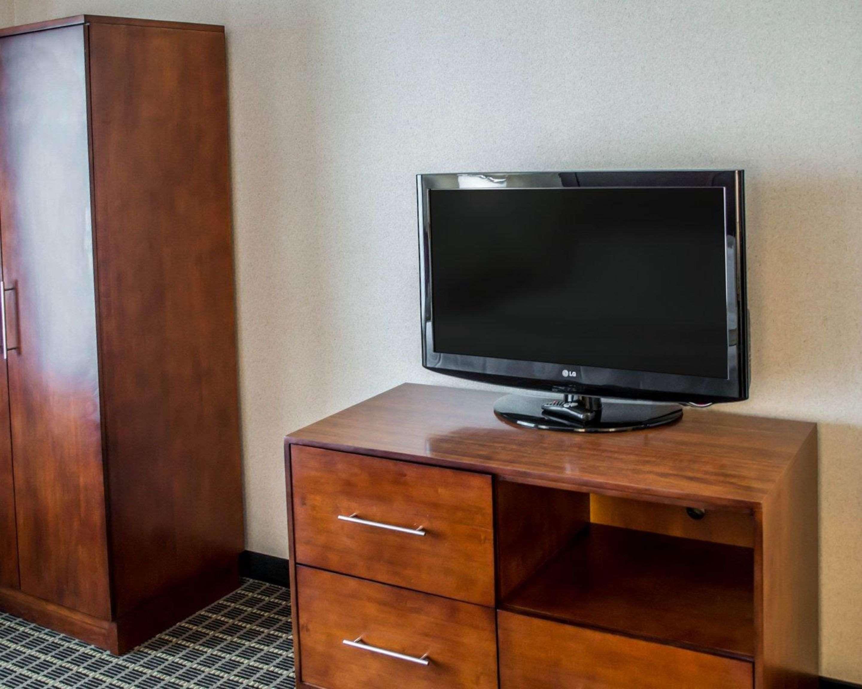 Comfort Suites Portland Southwest Екстер'єр фото