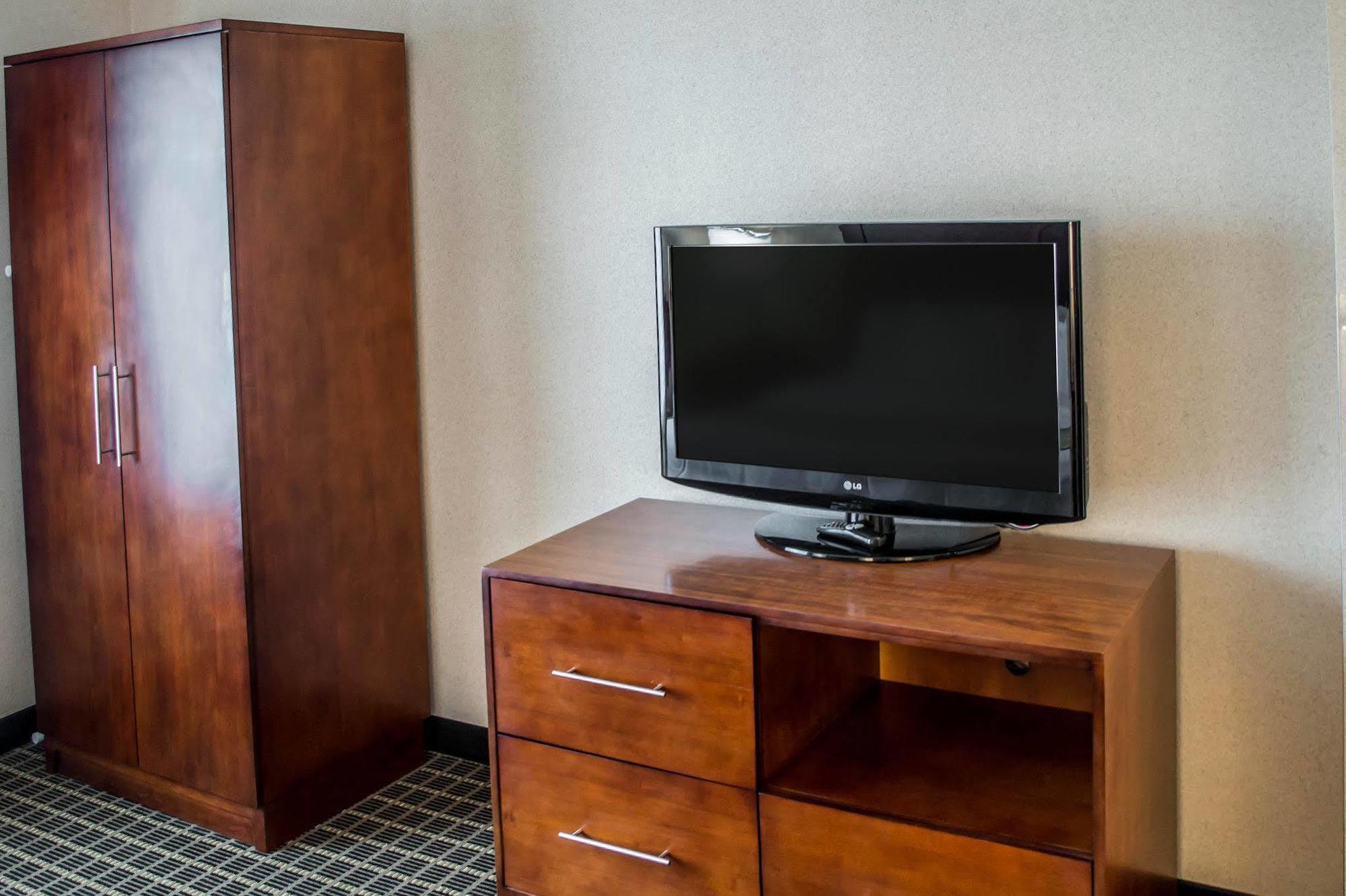 Comfort Suites Portland Southwest Екстер'єр фото